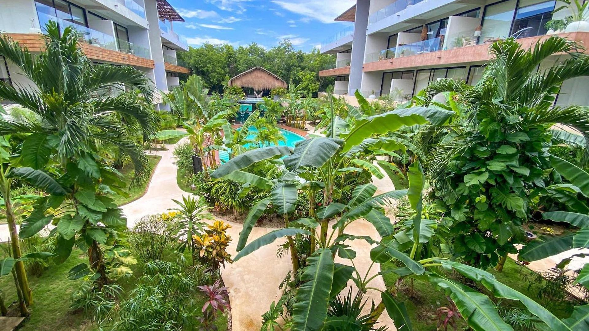 Apartment Hideaway With Private Pool *