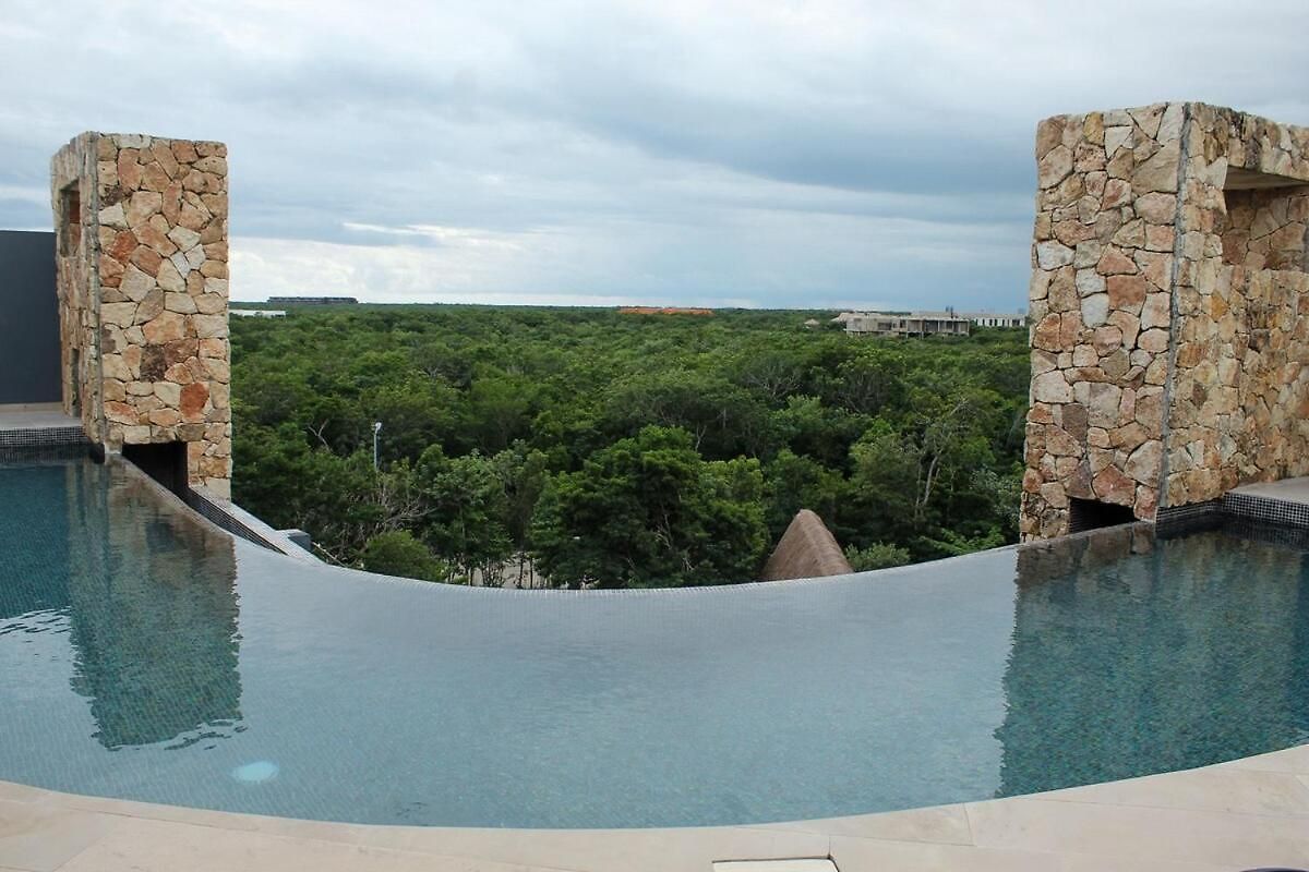 2 Bed Penthouse Private Rooftop Apartment *
