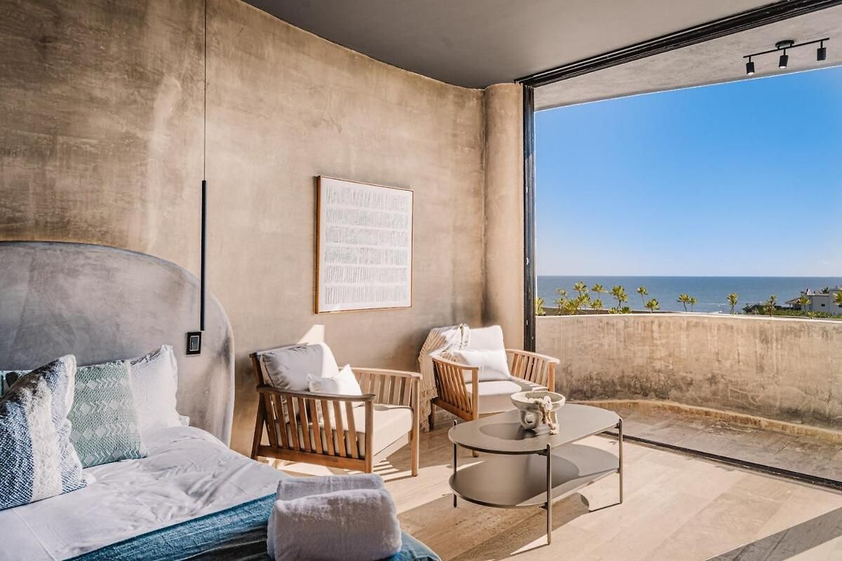 Beachfront 3br Penthouse W Private Pool Hot Tub & Gym Apartment *