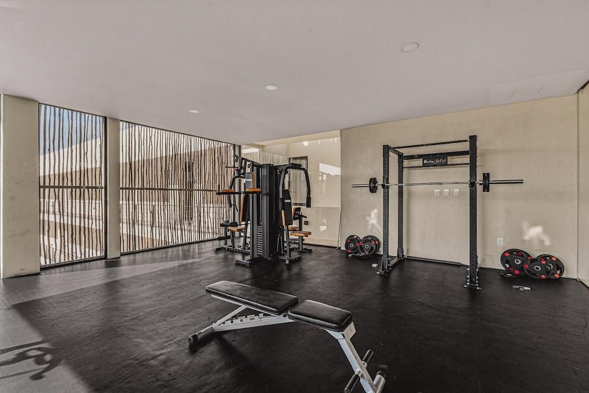 Apartment Quiet 2br Penthouse W Private Pool And Gym, Cowork *