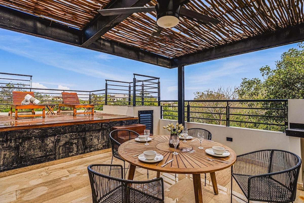 Serene 3br Penthouse W Private Pool | Roof | Gym Apartment *