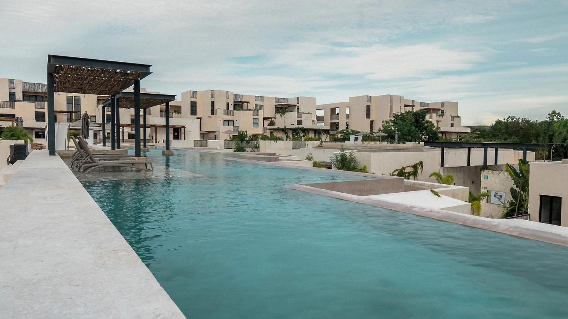 Apartment 2-story Penthouse With Private Jacuzzi 5 Min