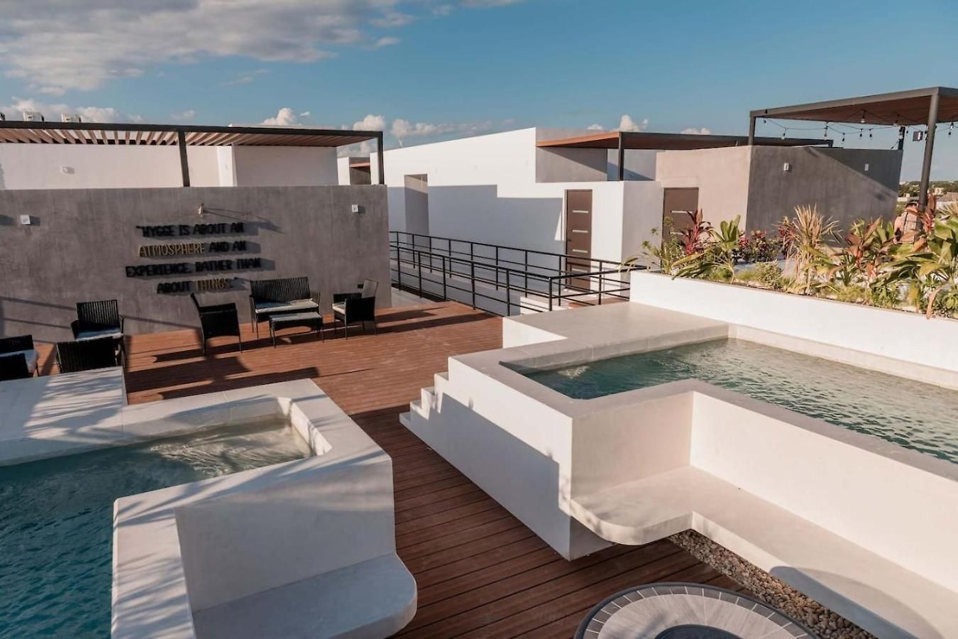 With Private Plunge Pool And Rooftop Apartment *