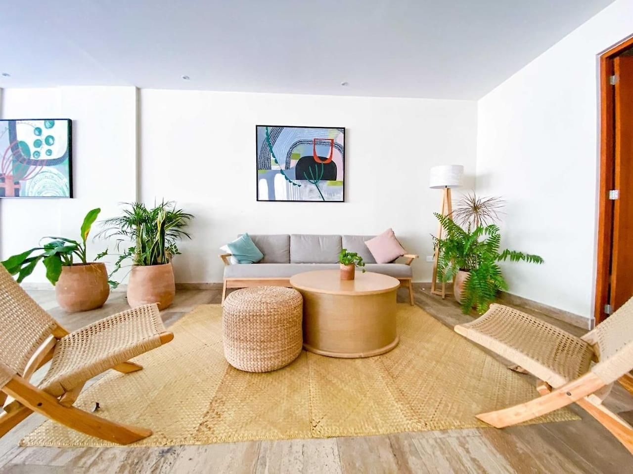 Chic Retreat With Wellness Amenities Apartment *