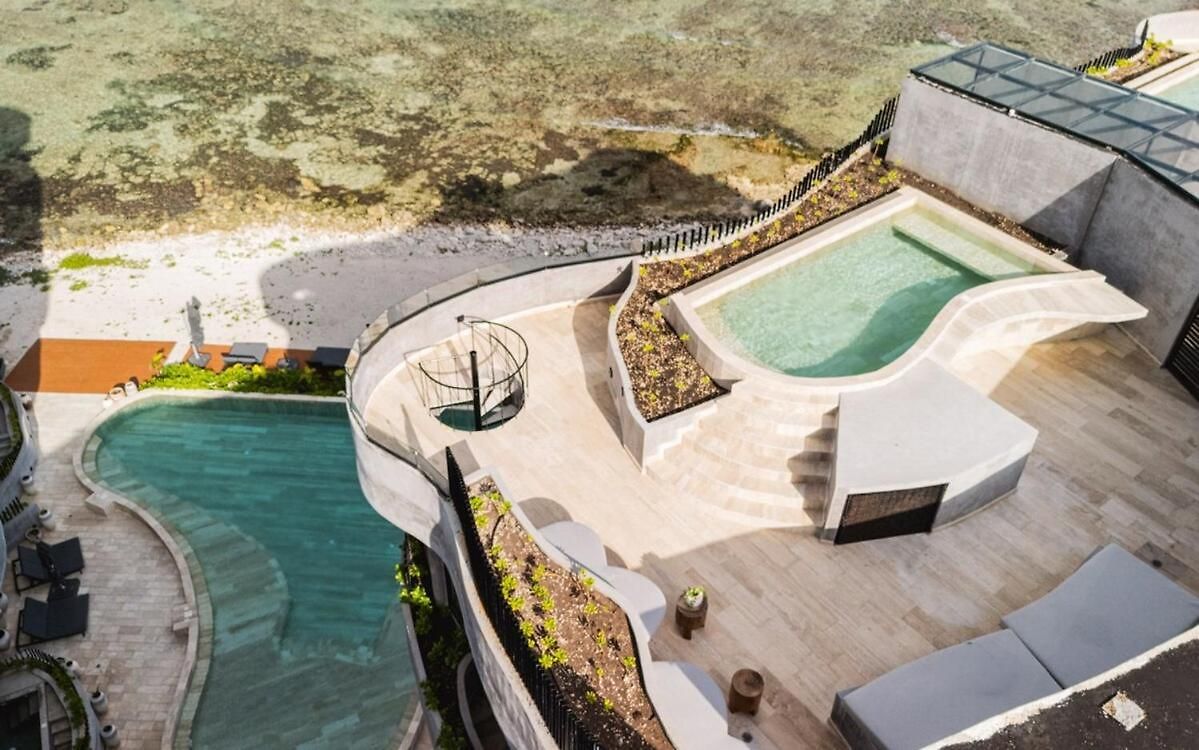 Beachfront 3br Penthouse W Private Pool Hot Tub & Gym