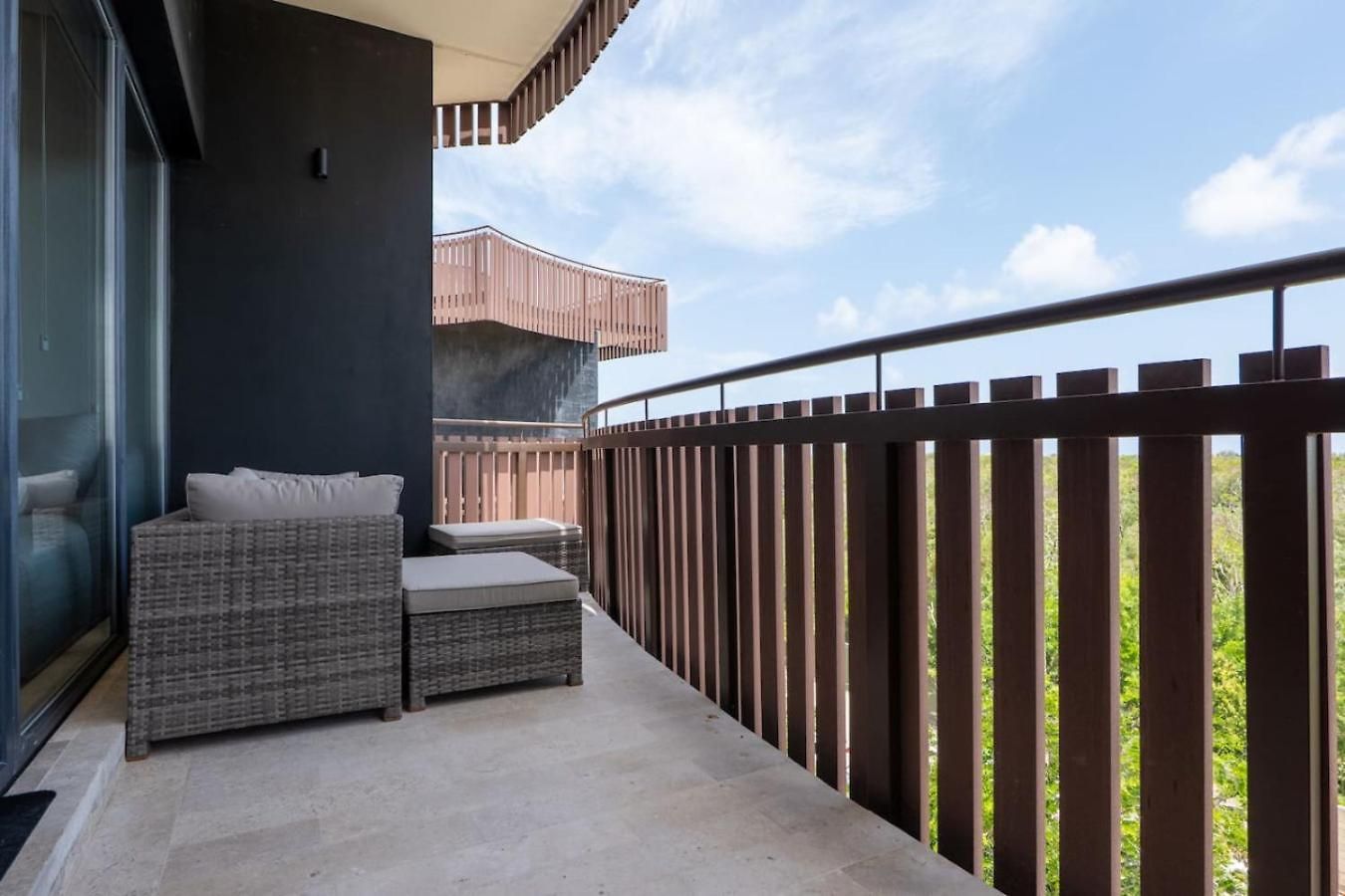 Beachside Penthouse Private Pool And Hot Tub Apartment