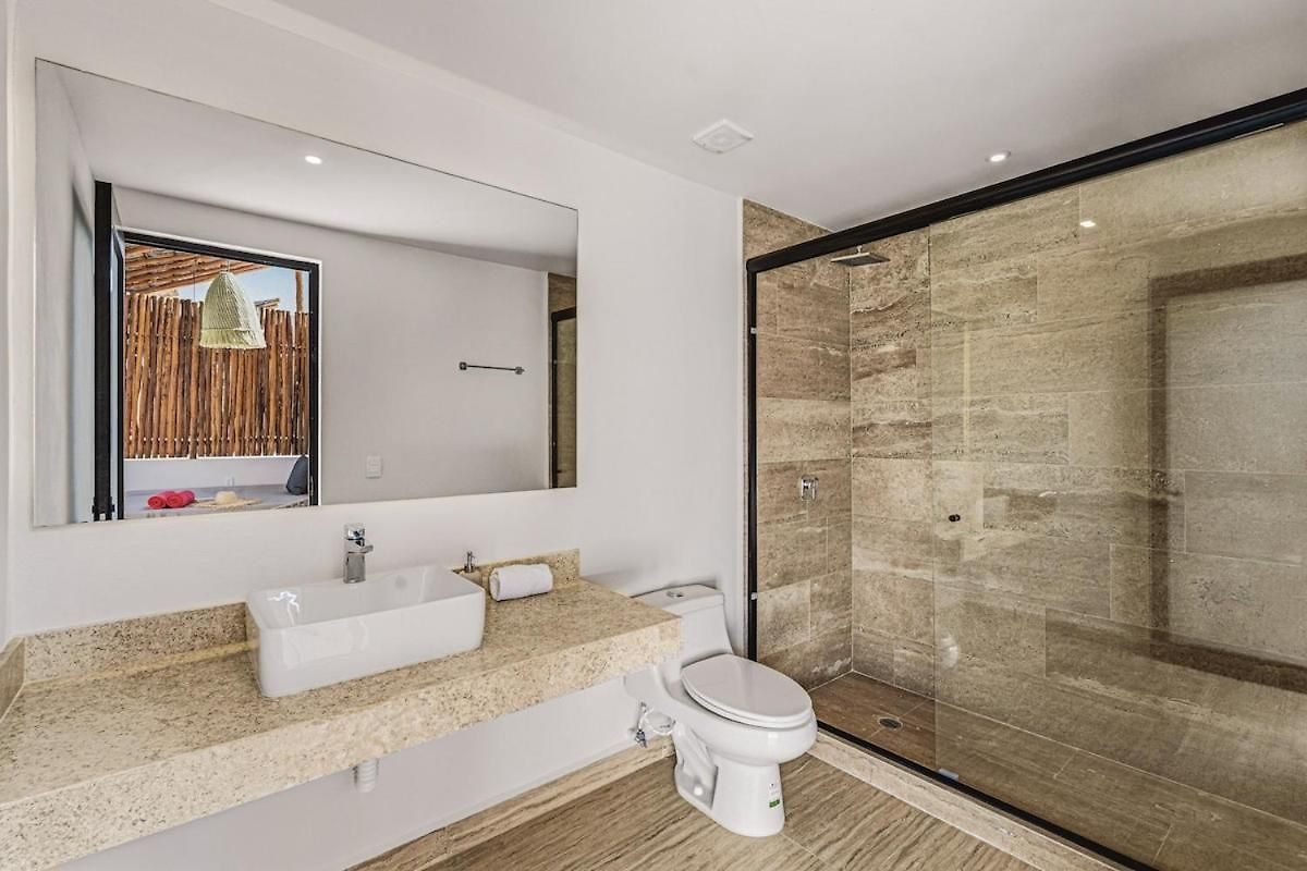 Apartment Quiet 2br Penthouse W Private Pool And Gym, Cowork