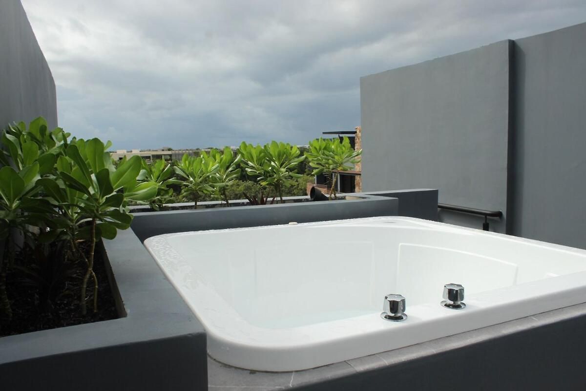 2 Bed Penthouse Private Rooftop Apartment
