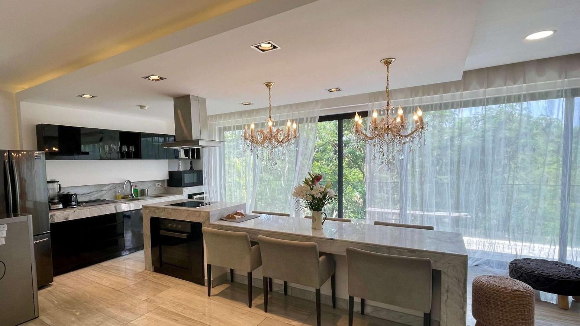 Black House - Modern 3br With Private Pool
