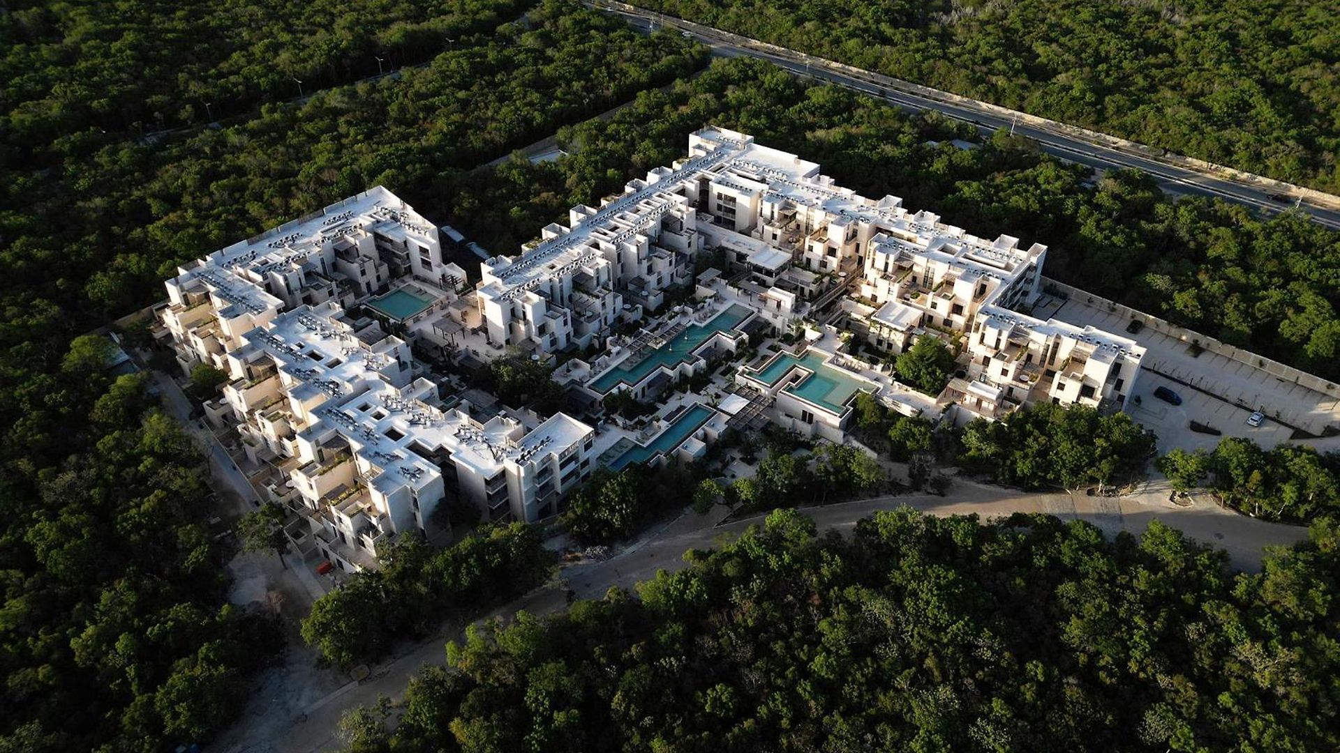 2-story Penthouse With Private Jacuzzi 5 Min Apartment *