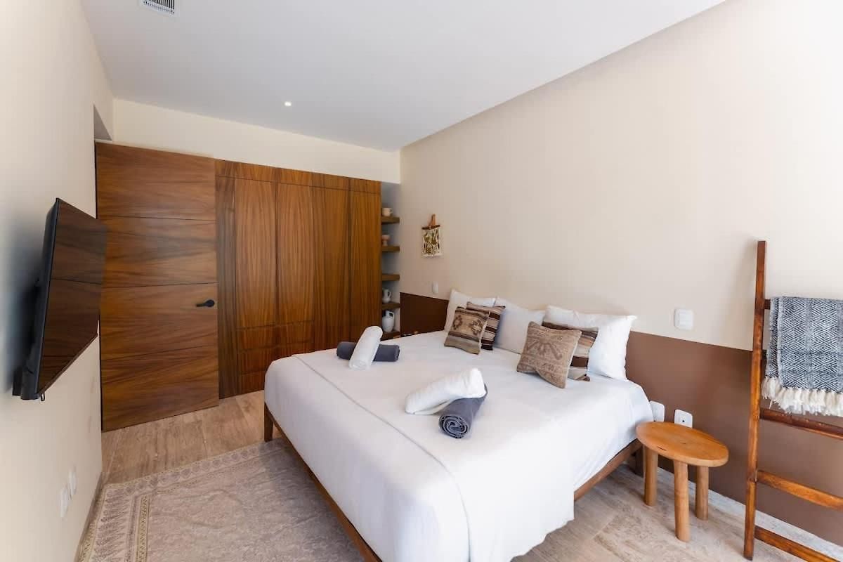 Private Oasis Mistiq, Rooftop Pool, Shuttle *