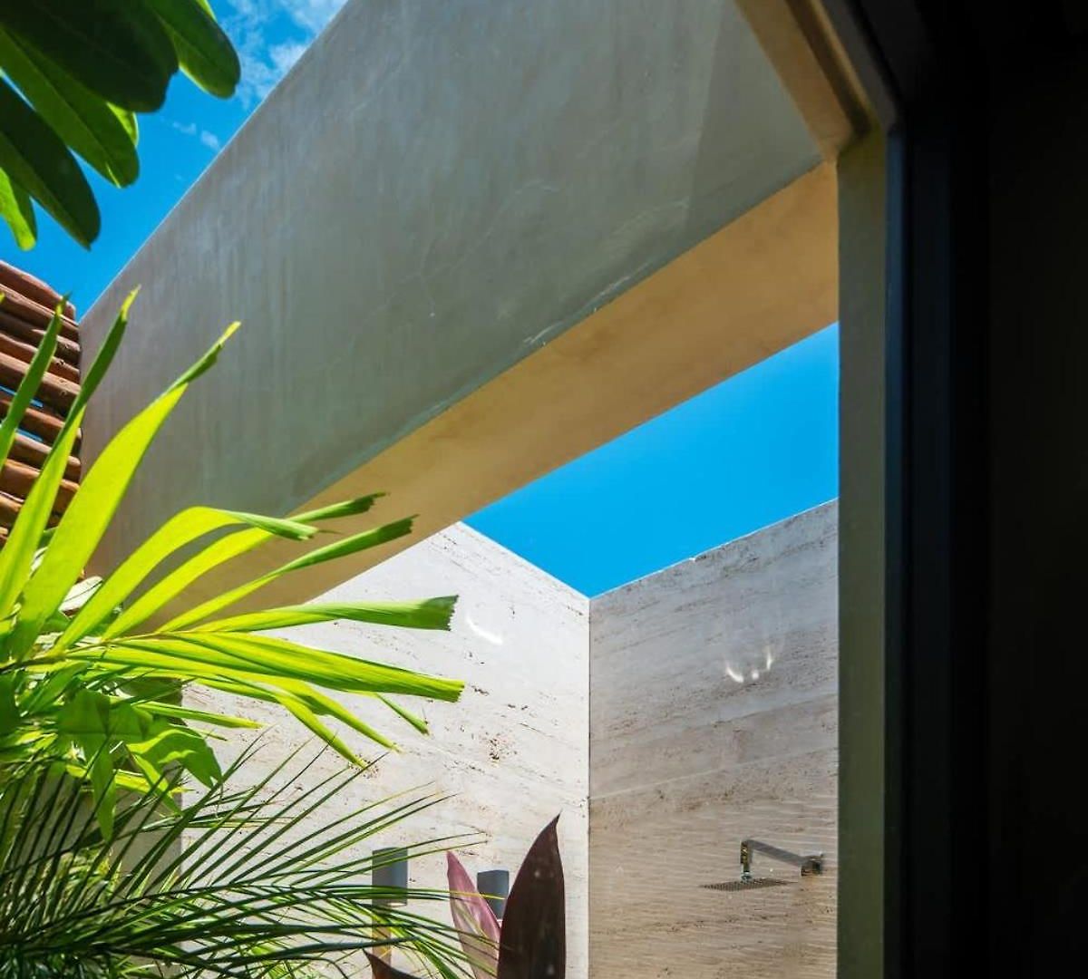 Caiman Luxury 5br In Santos *