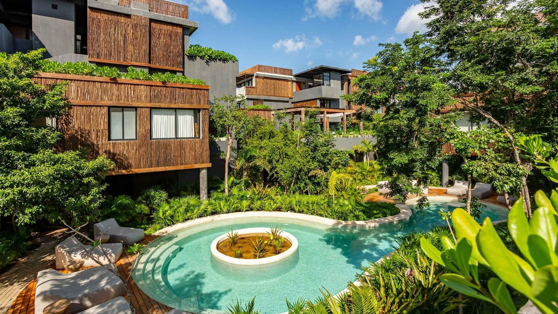 Modern 1br Jungle View Retreat In Humana With Rooftop Pool Apartment *