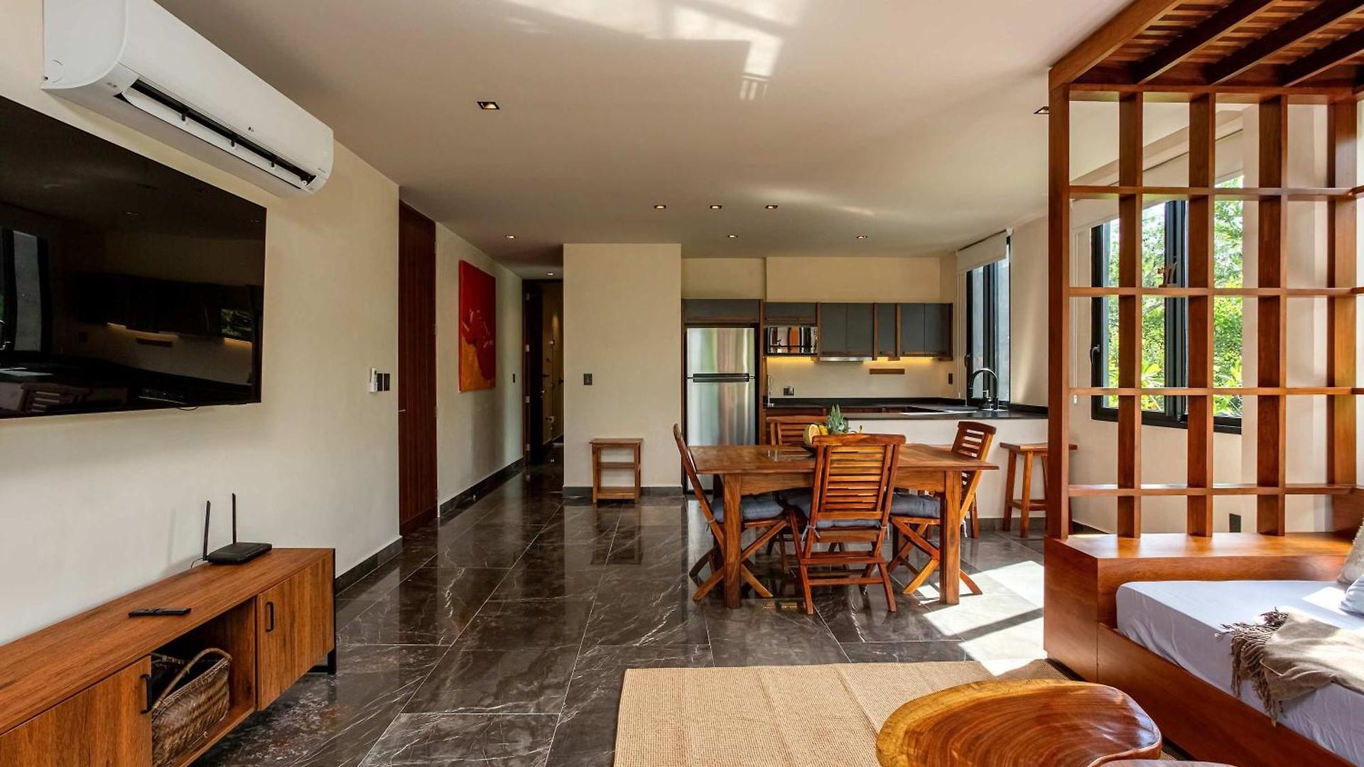 Modern 1br Jungle View Retreat In Humana With Rooftop Pool