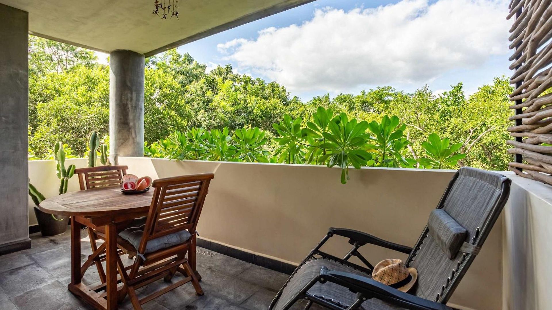 Apartment Modern 1br Jungle View Retreat In Humana With Rooftop Pool