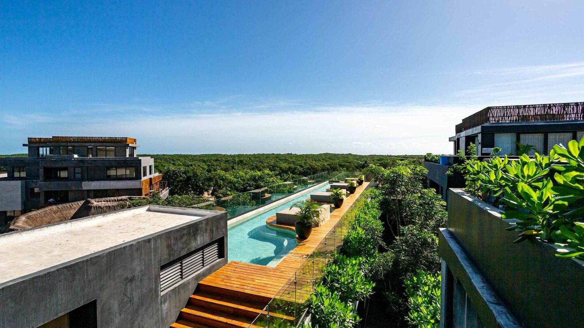 Modern 1br Jungle View Retreat In Humana With Rooftop Pool *