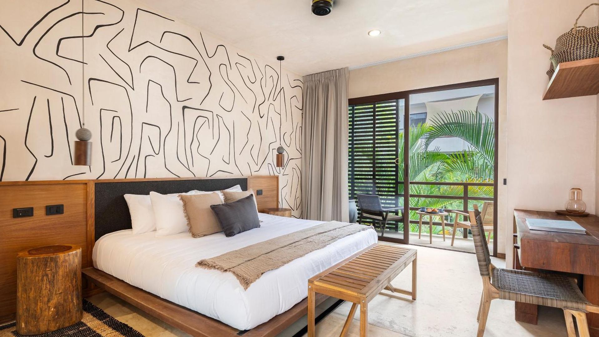 Era & Hotel 4*