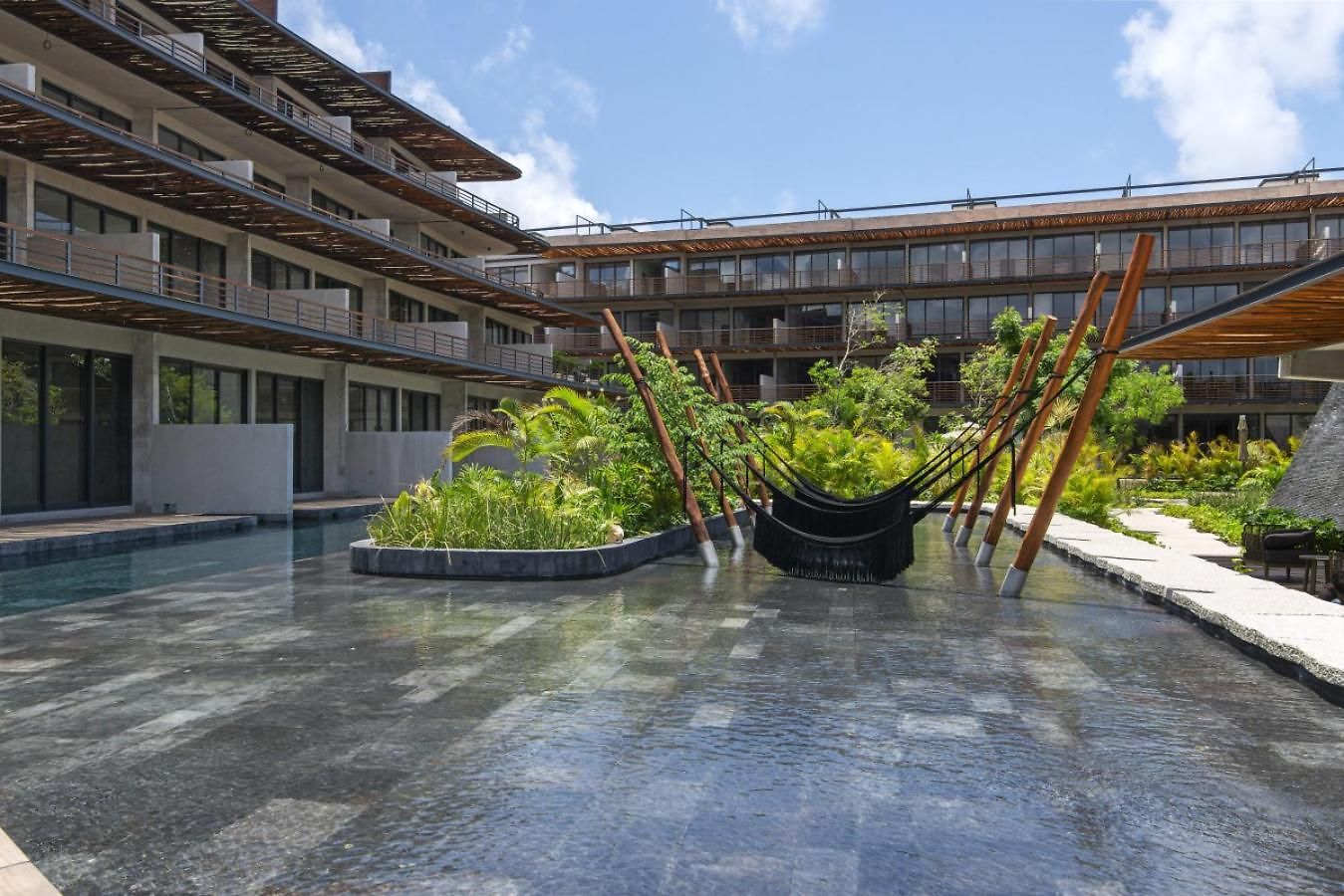 Nuju - Beutiful With Swimout-gym-rooftop-pool