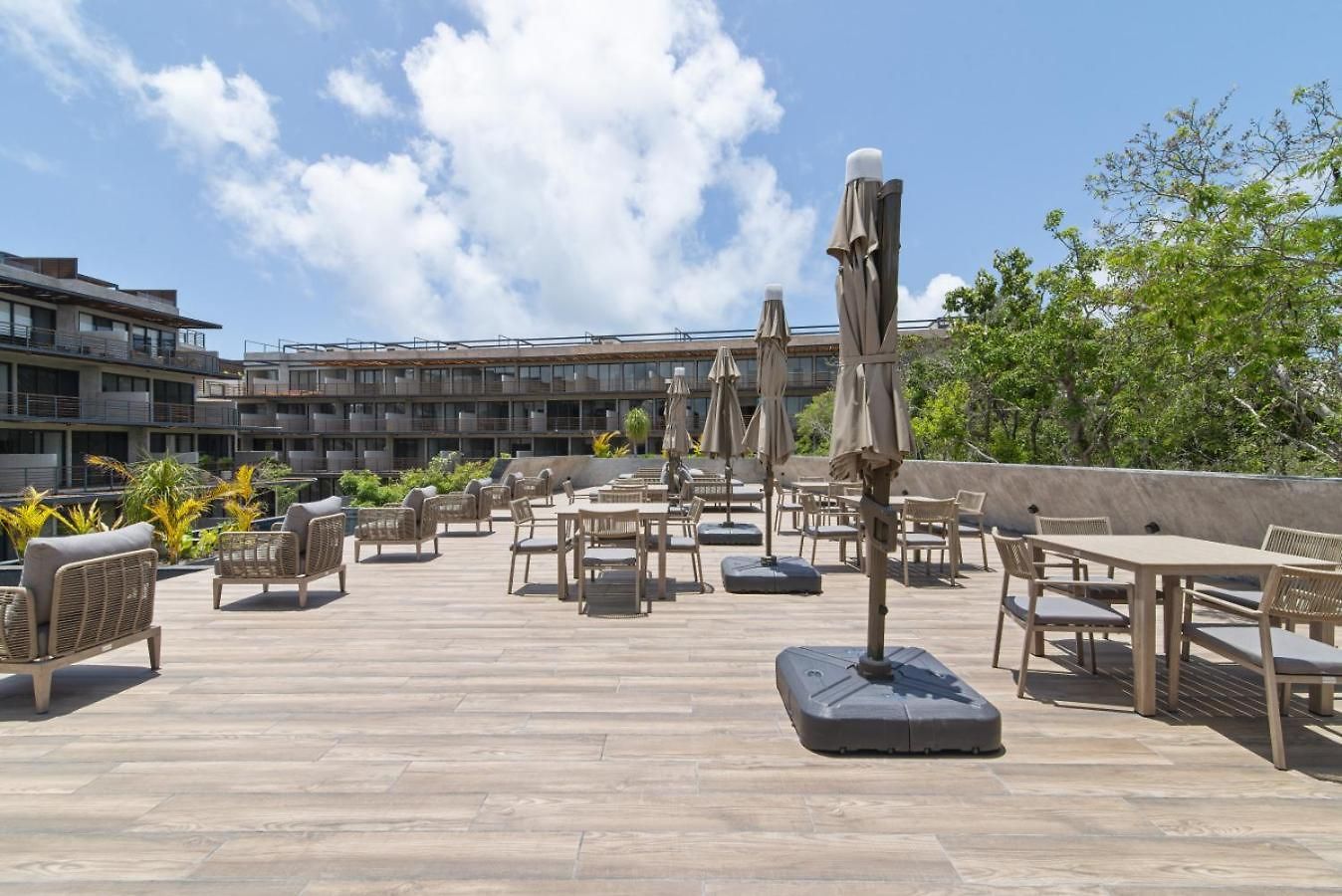 Nuju - Beutiful With Swimout-gym-rooftop-pool *