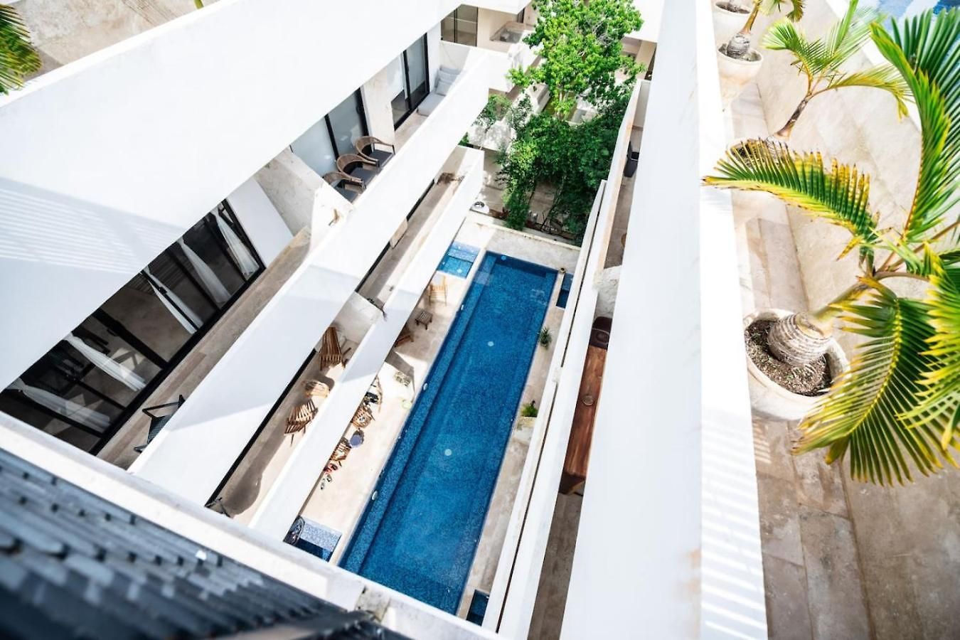 2br Retreat Rooftop Pool Gym Movie Theatre *