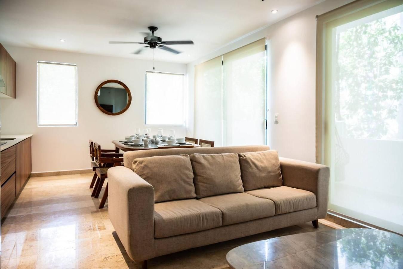 Apartment 2br Retreat Rooftop Pool Gym Movie Theatre *