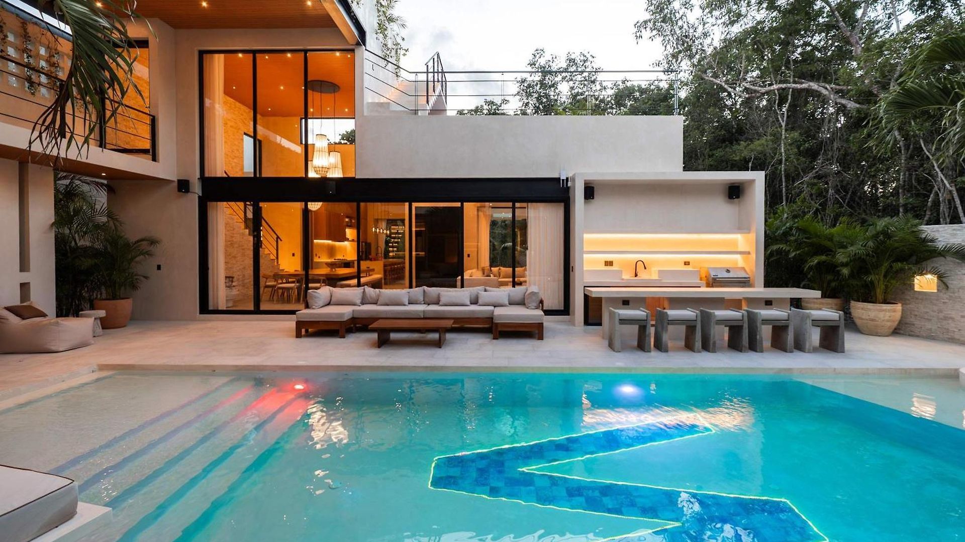 Villa Casa W - Style 8 Bedroom With 2 Pools *