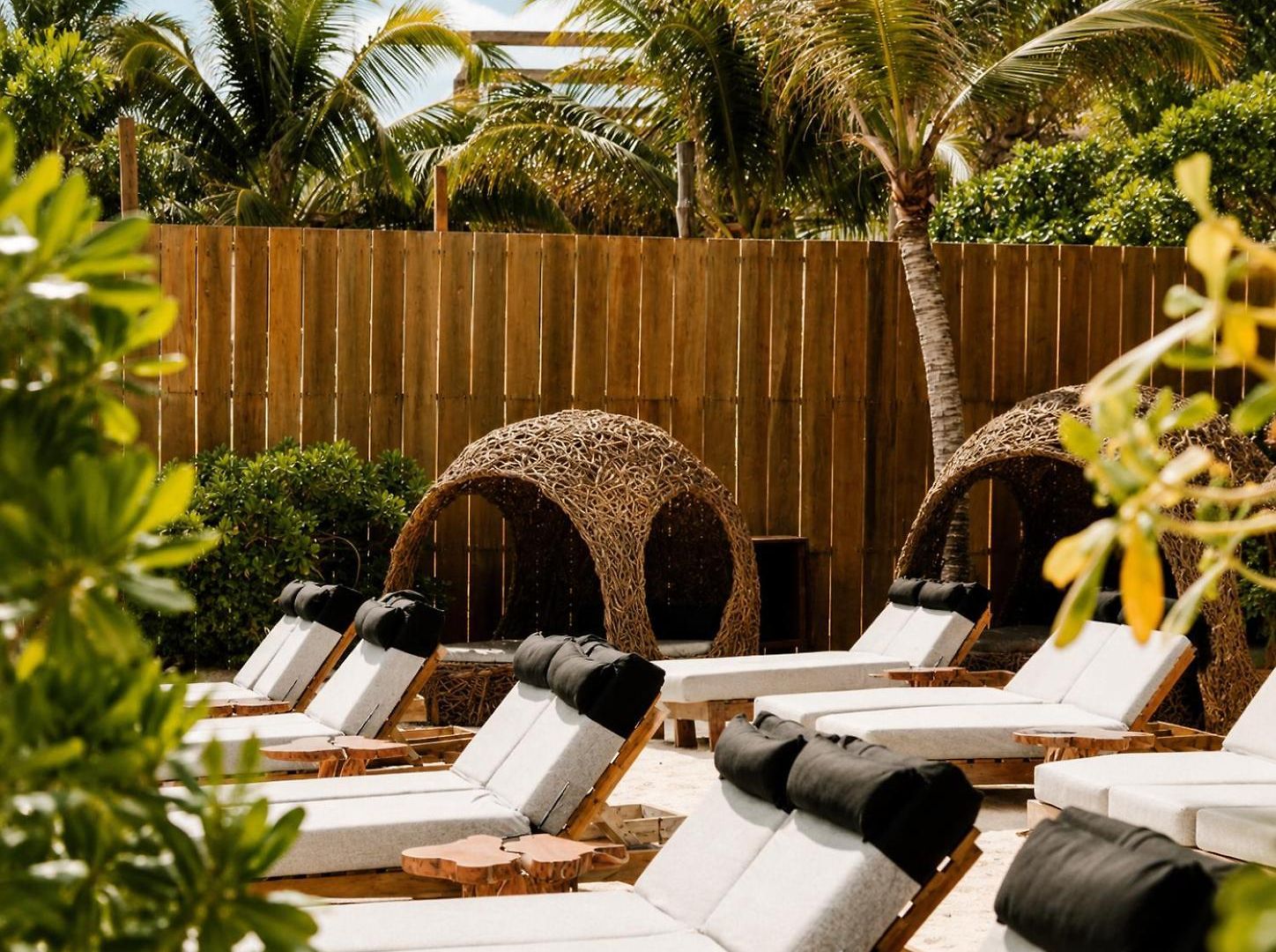 Hotel Olivia Oceanfront