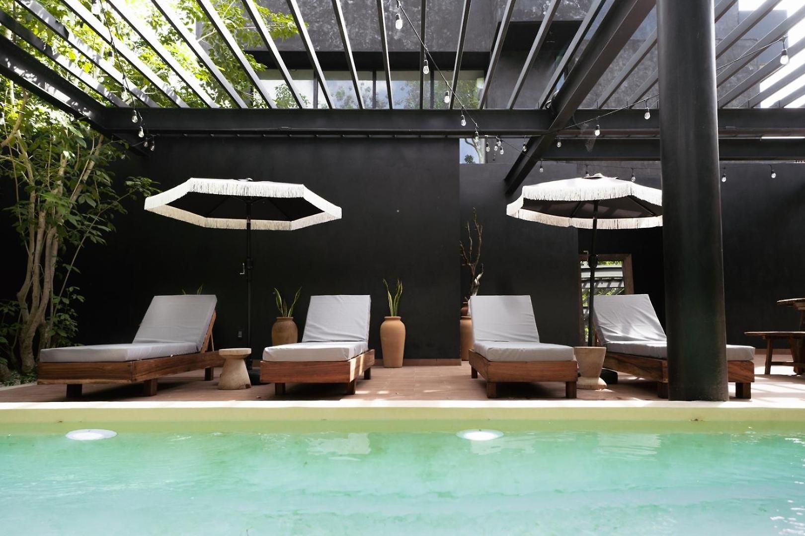 Villa The Four Luxury Villas, 8 Pools, 15 Brs, 38 Pax