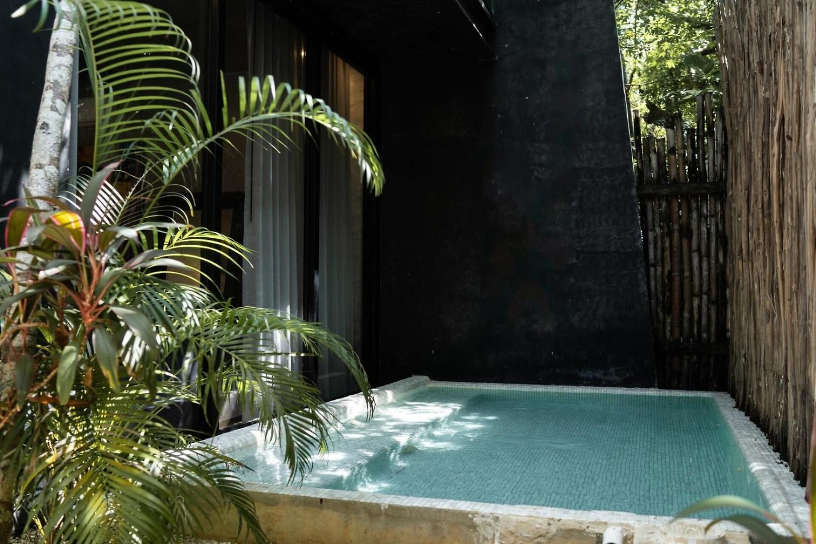 Villa The Four Luxury Villas, 8 Pools, 15 Brs, 38 Pax