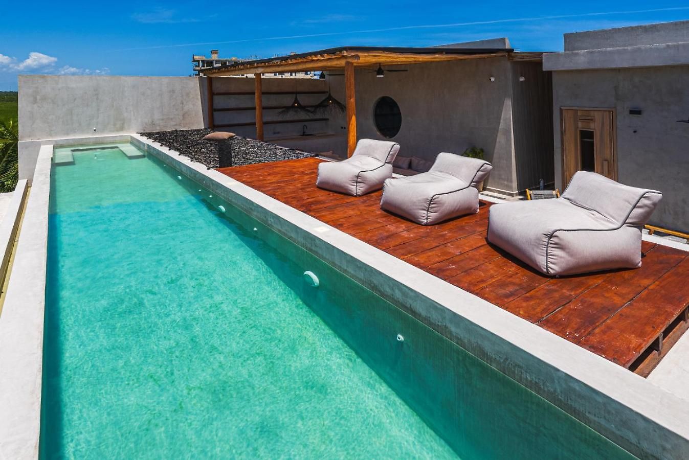 Luxury Beachfront 3br *