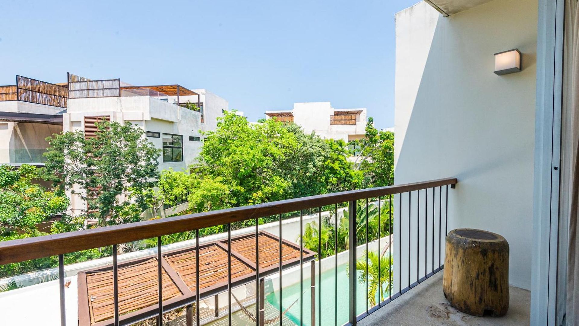 Aruna Apartment