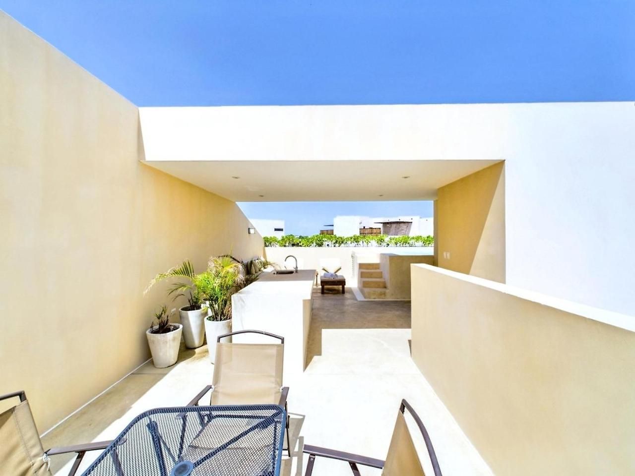 Aruna Tulum