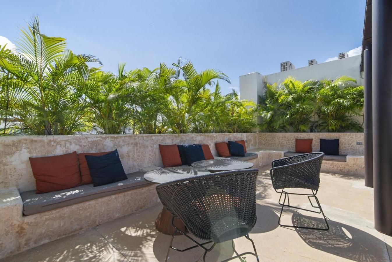 Aruna Apartment
