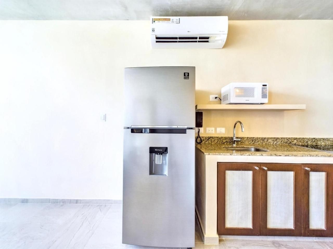Aruna Apartment