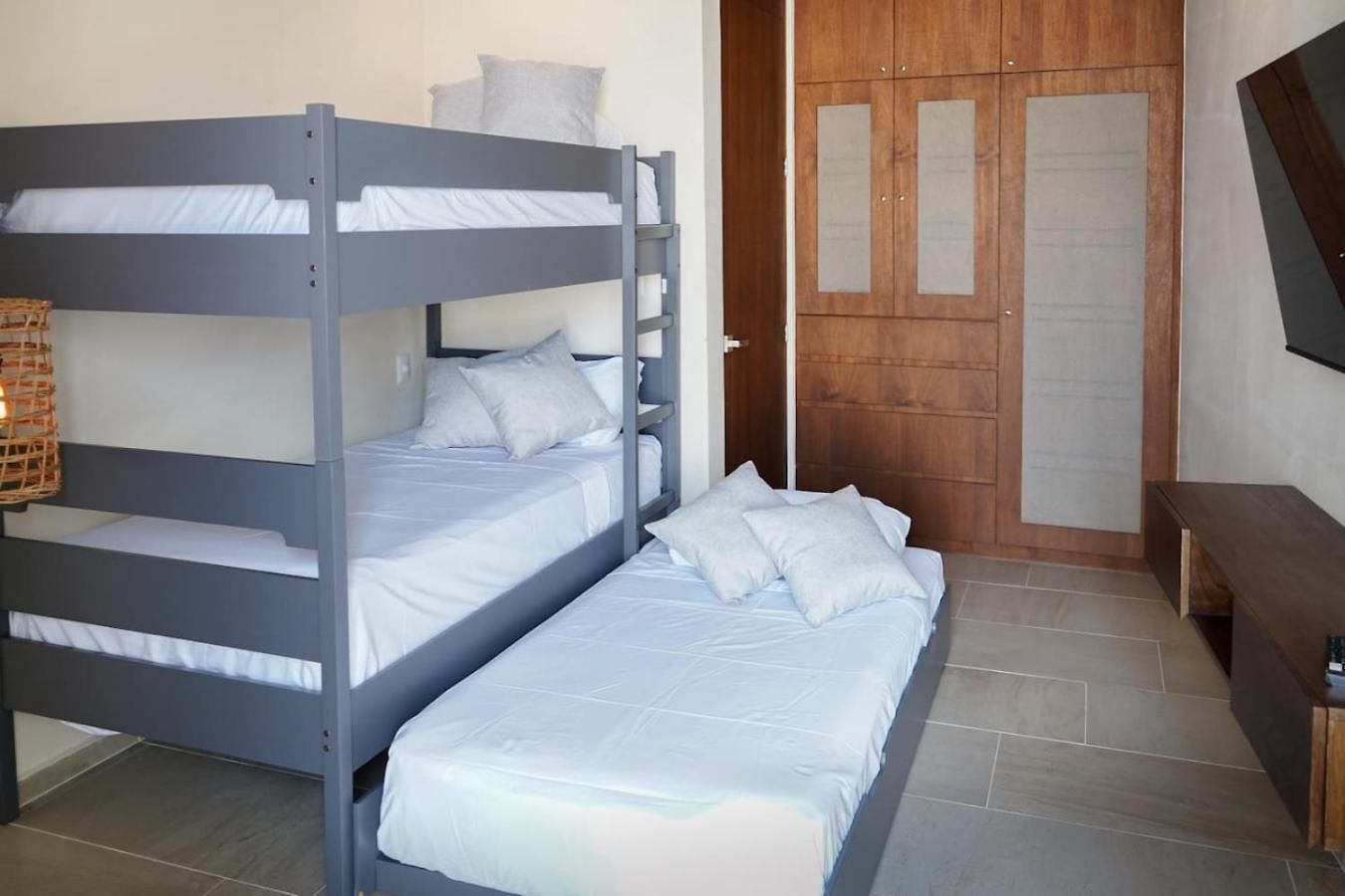Aruna Apartment