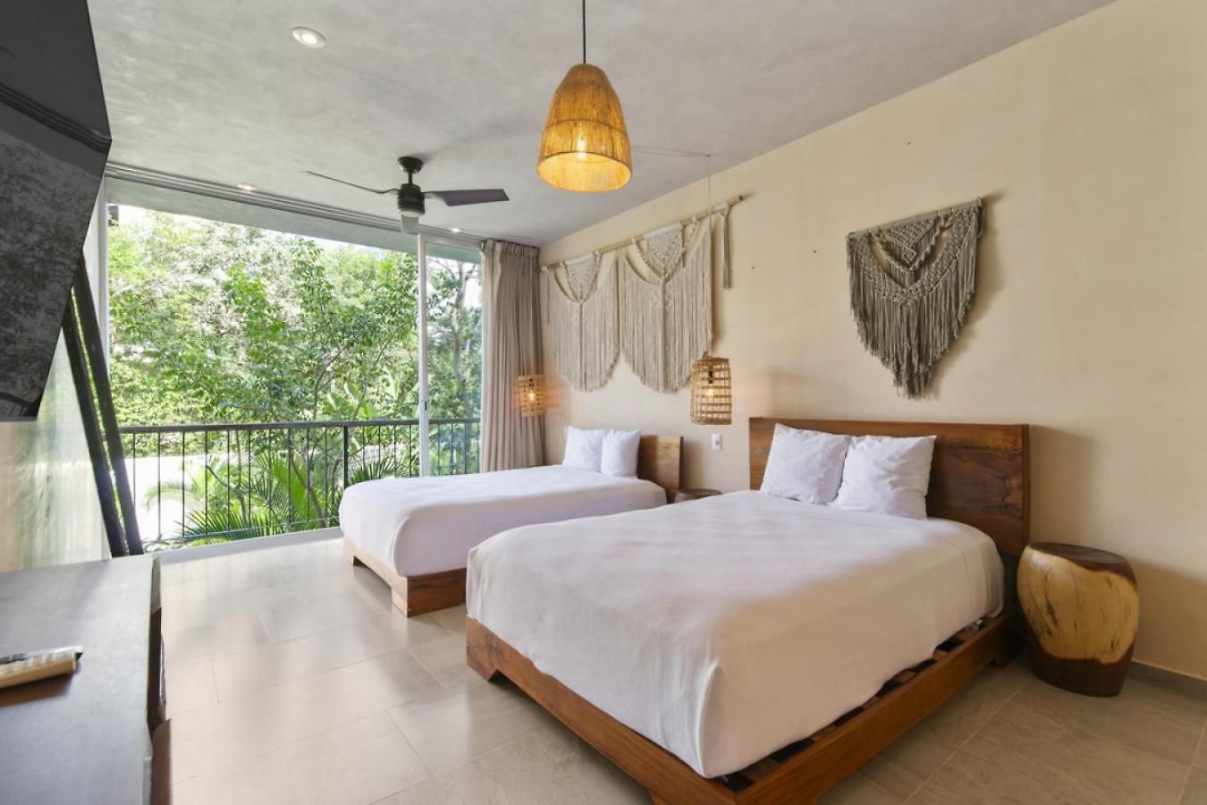 Aruna Apartment *