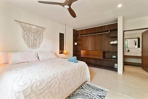 Villa Mayas *