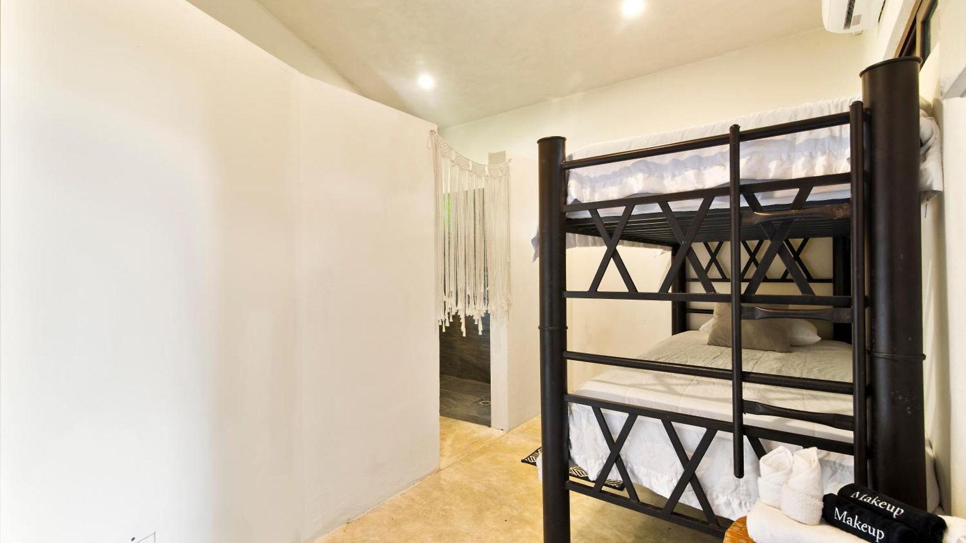 Mayas Villa *