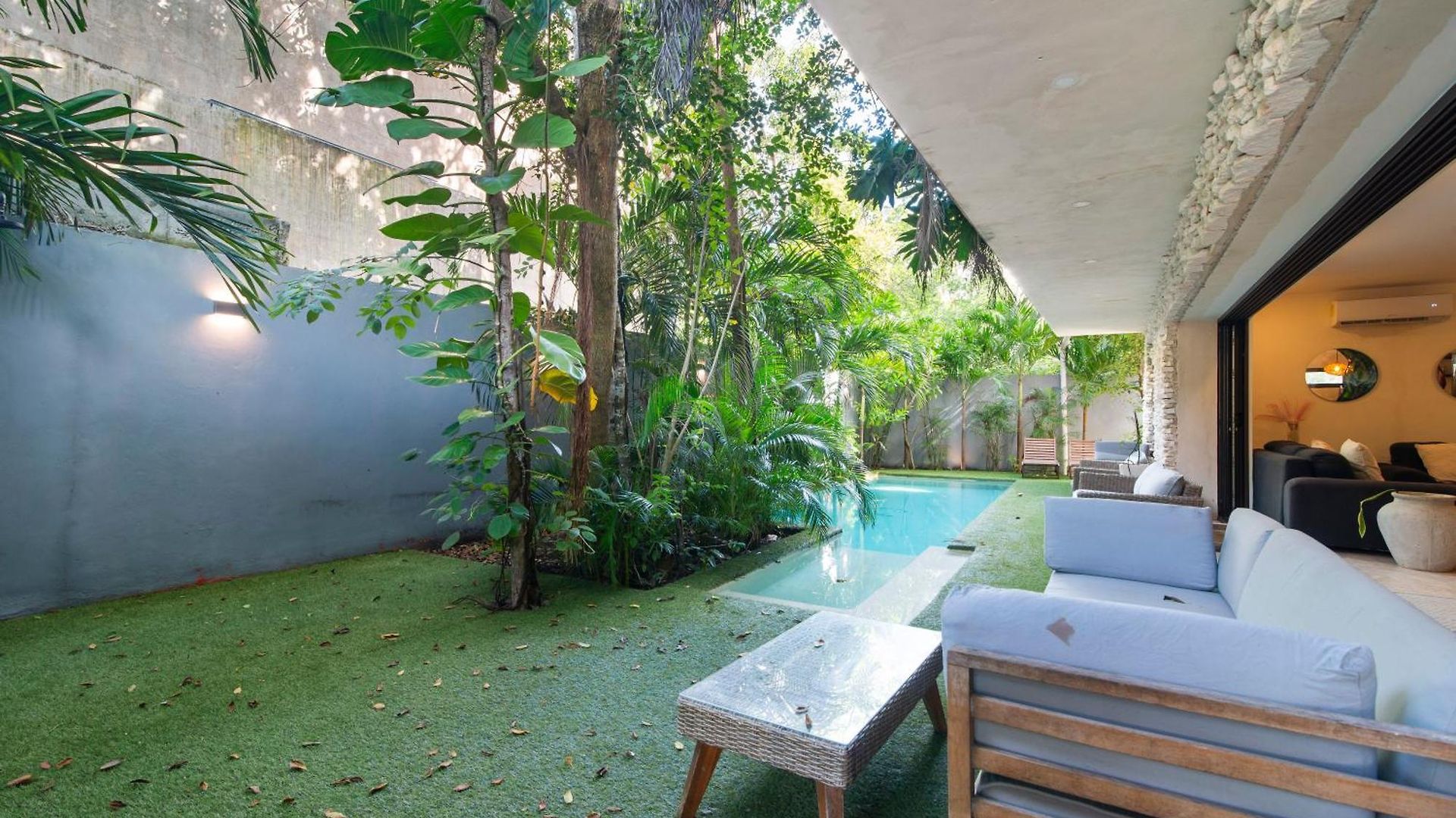 Mayas Villa