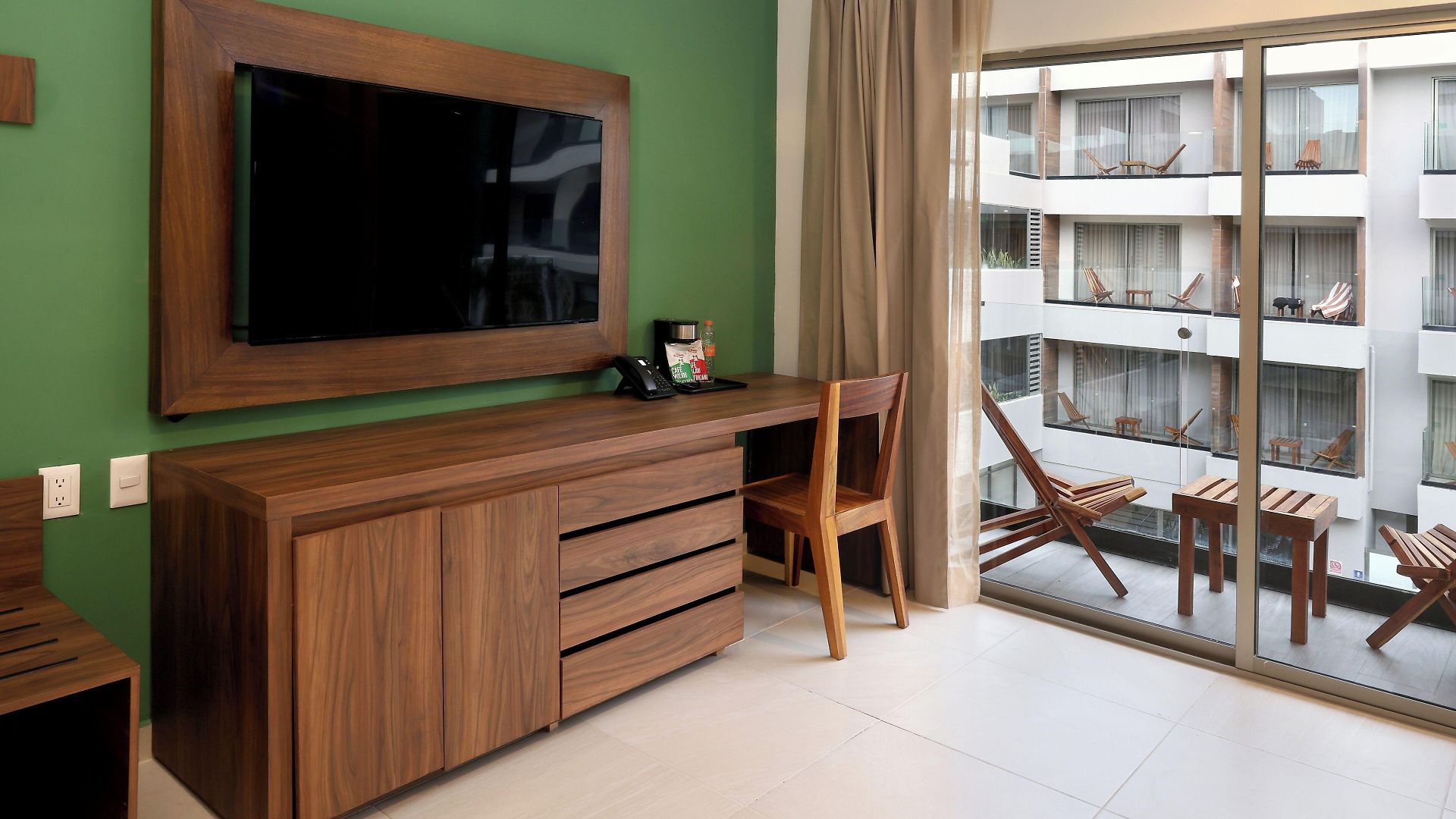 Hotel By Ihg