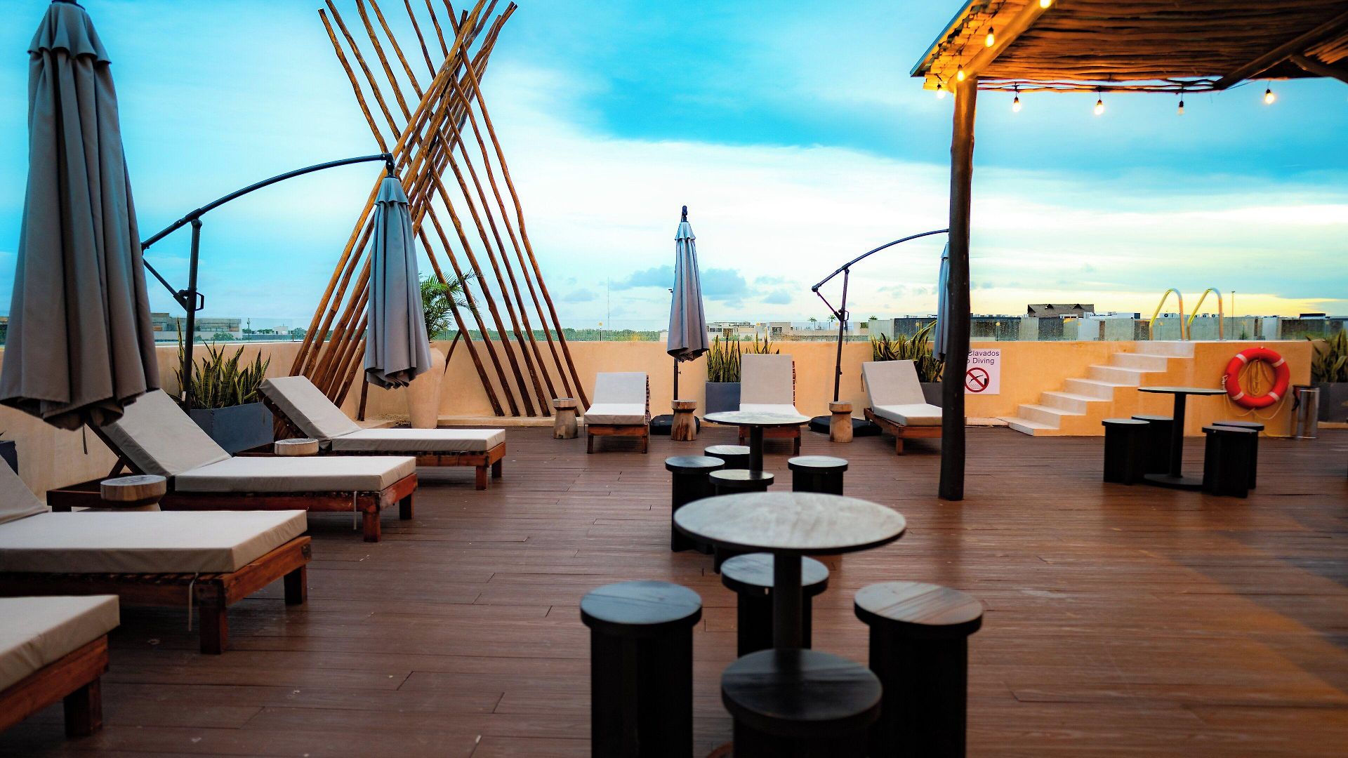 By Ihg