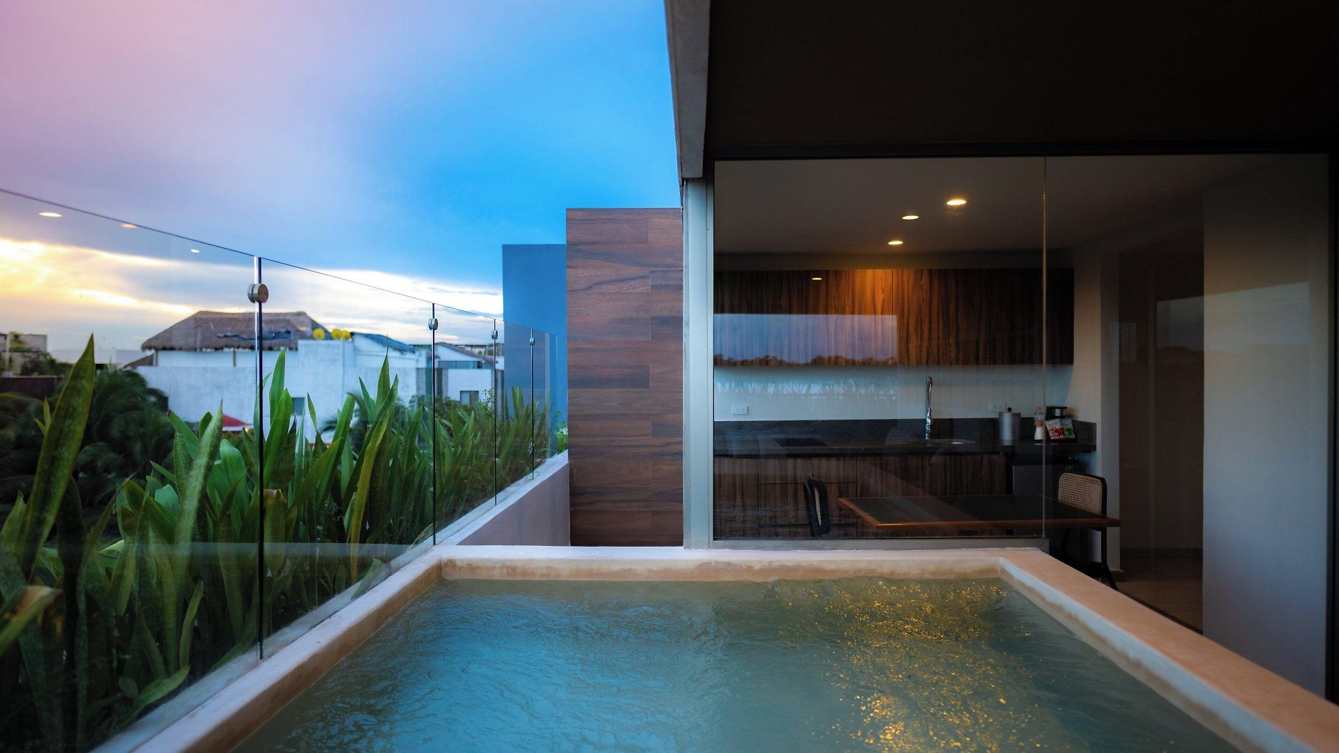 By Ihg Hotel 4*