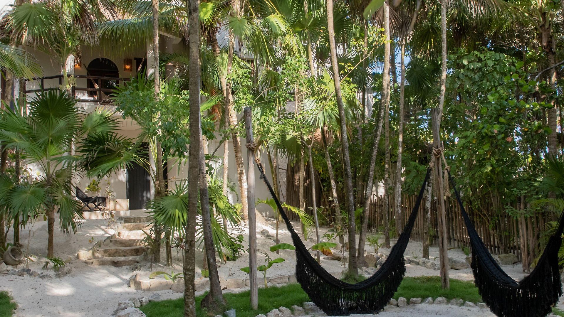 Hotel Nest 4*