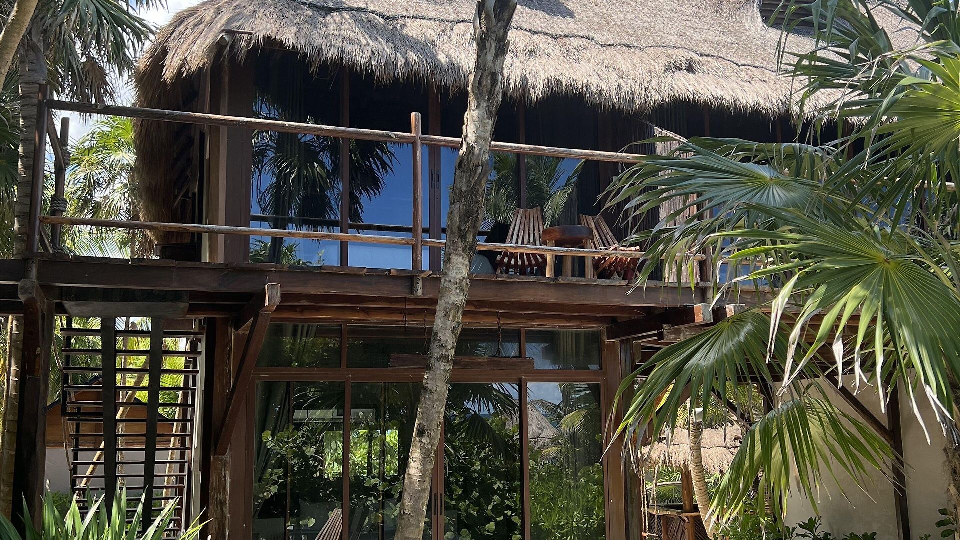 Libelula Beachfront Hotel 4*