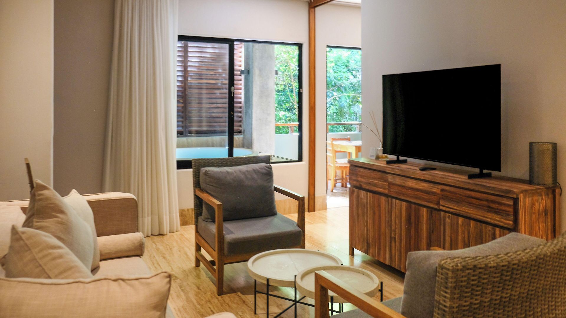 Hotel Aluna 5*
