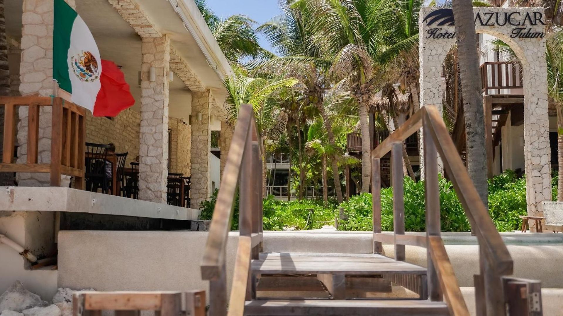 Hotel Azucar
