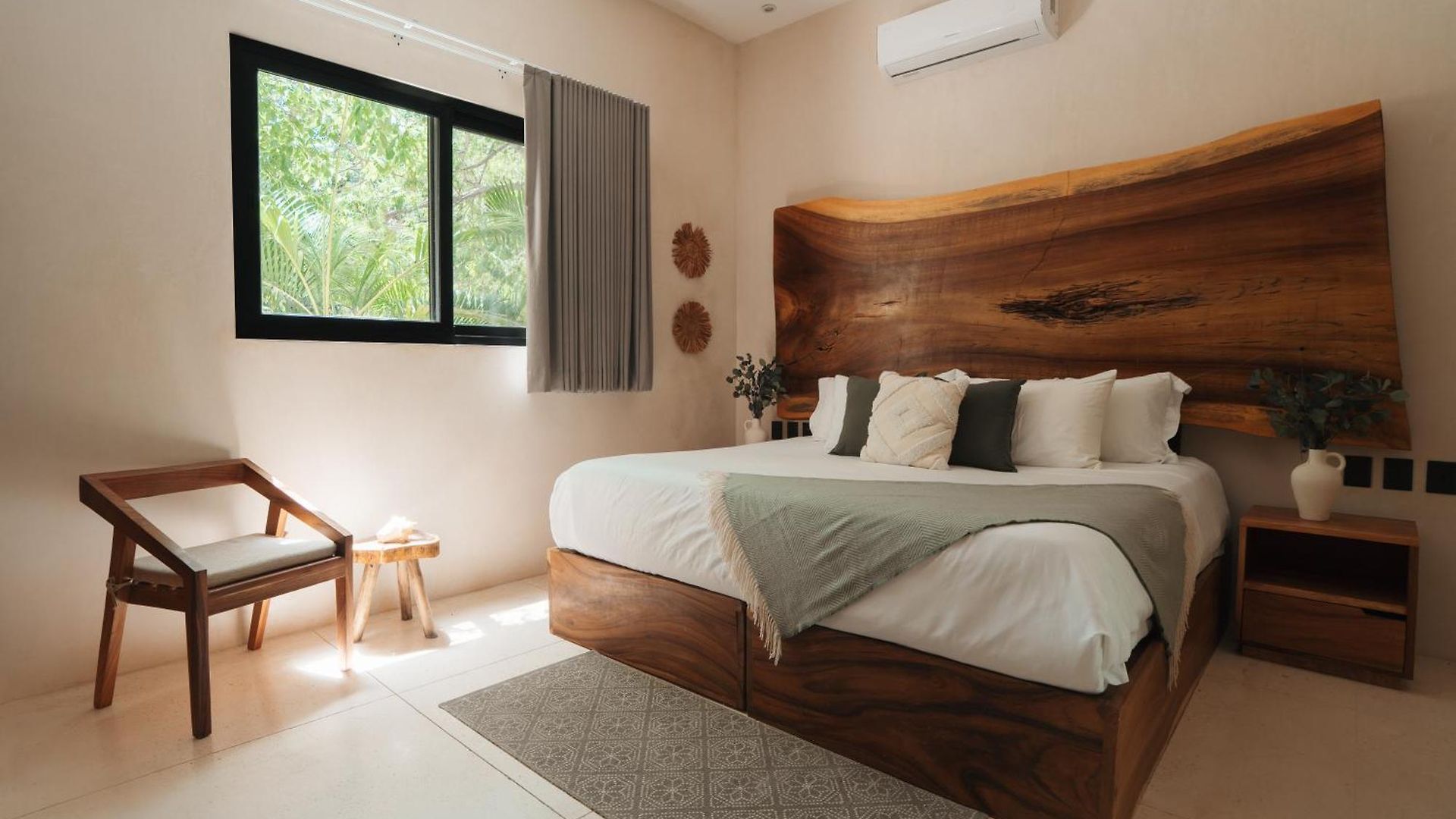 Stylish 3bd3ba In Tulum's Neighborhood