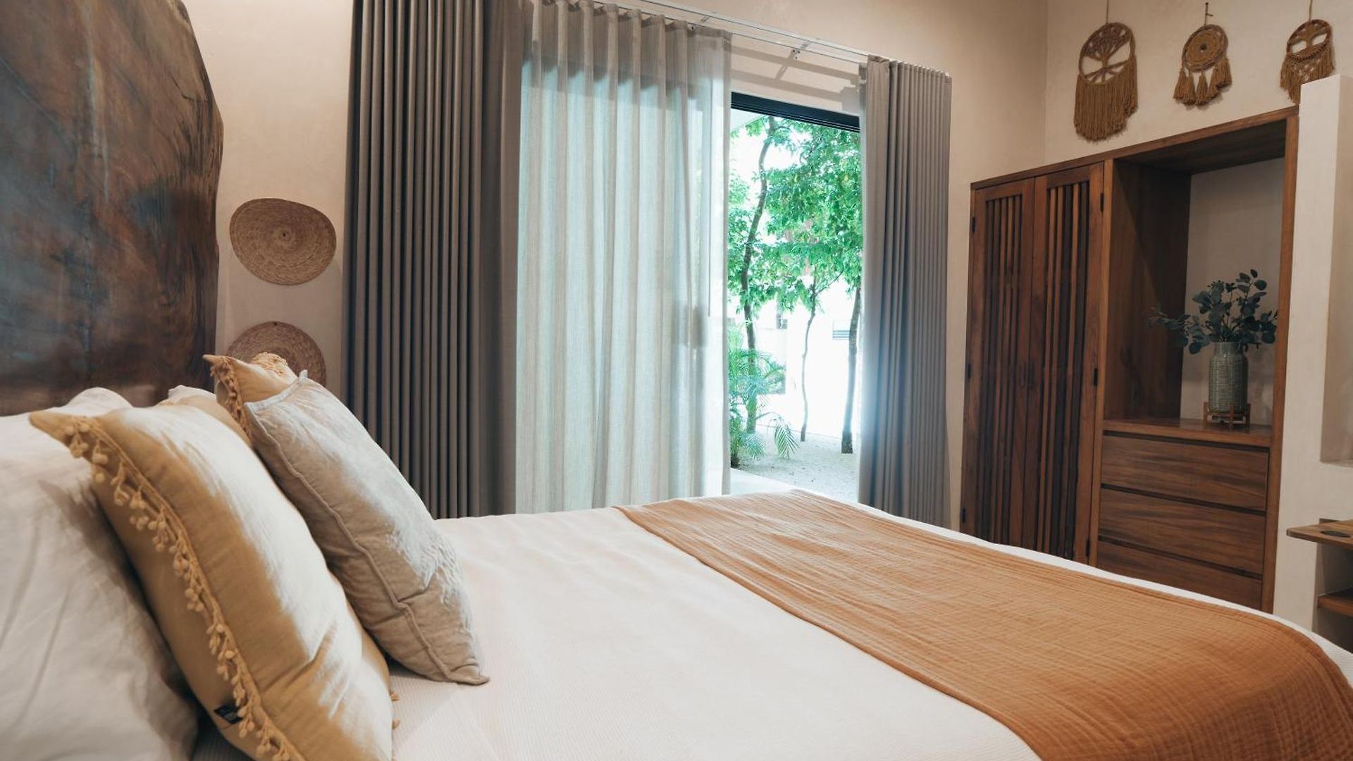 Stylish 3bd3ba In Tulum's Neighborhood *
