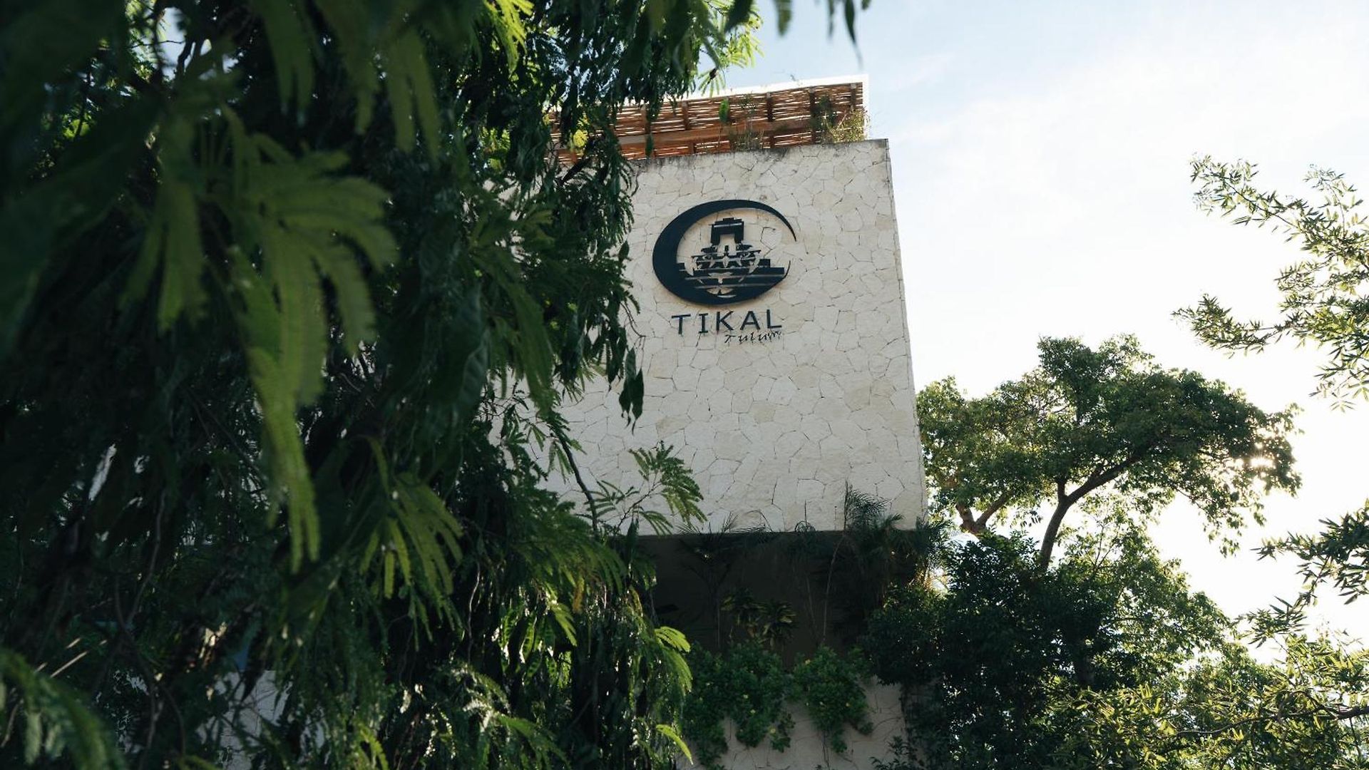 Stylish 3bd3ba In Tulum's Neighborhood *