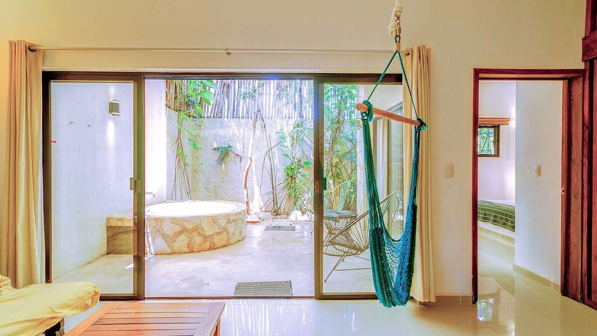 In The Heart Of - Location In Town Apartment